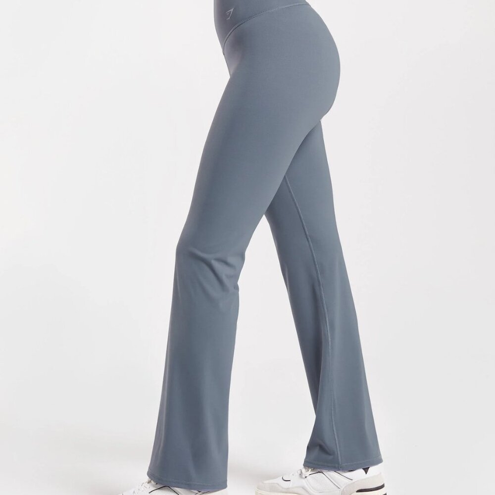 Gymshark Elevate Flared Leggings in Evening Blue